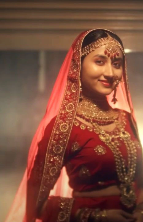 A bride in a Vyapar community campaign